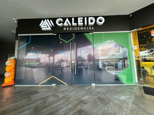 Vinil microperforado y letrero
